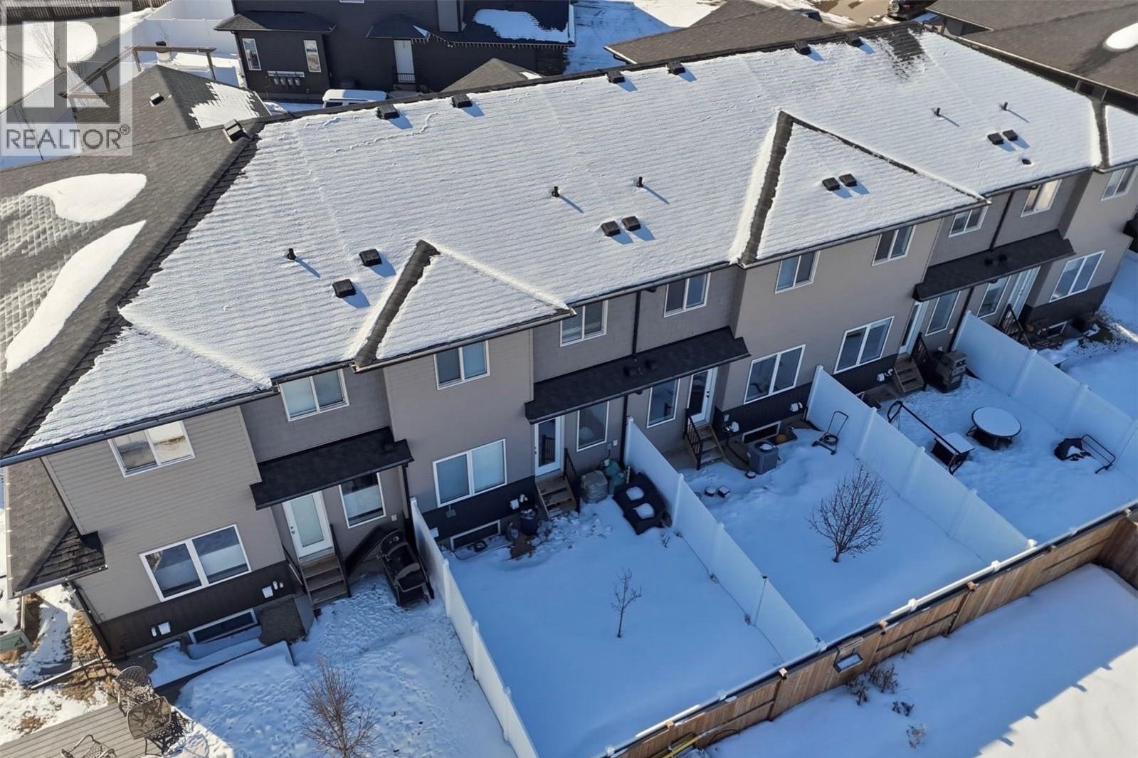 🏡 Evergreen 联排别墅上市 📍#16–1003 Evergreen Blvd  位于 Evergreen 核心位置联排别墅 - 8