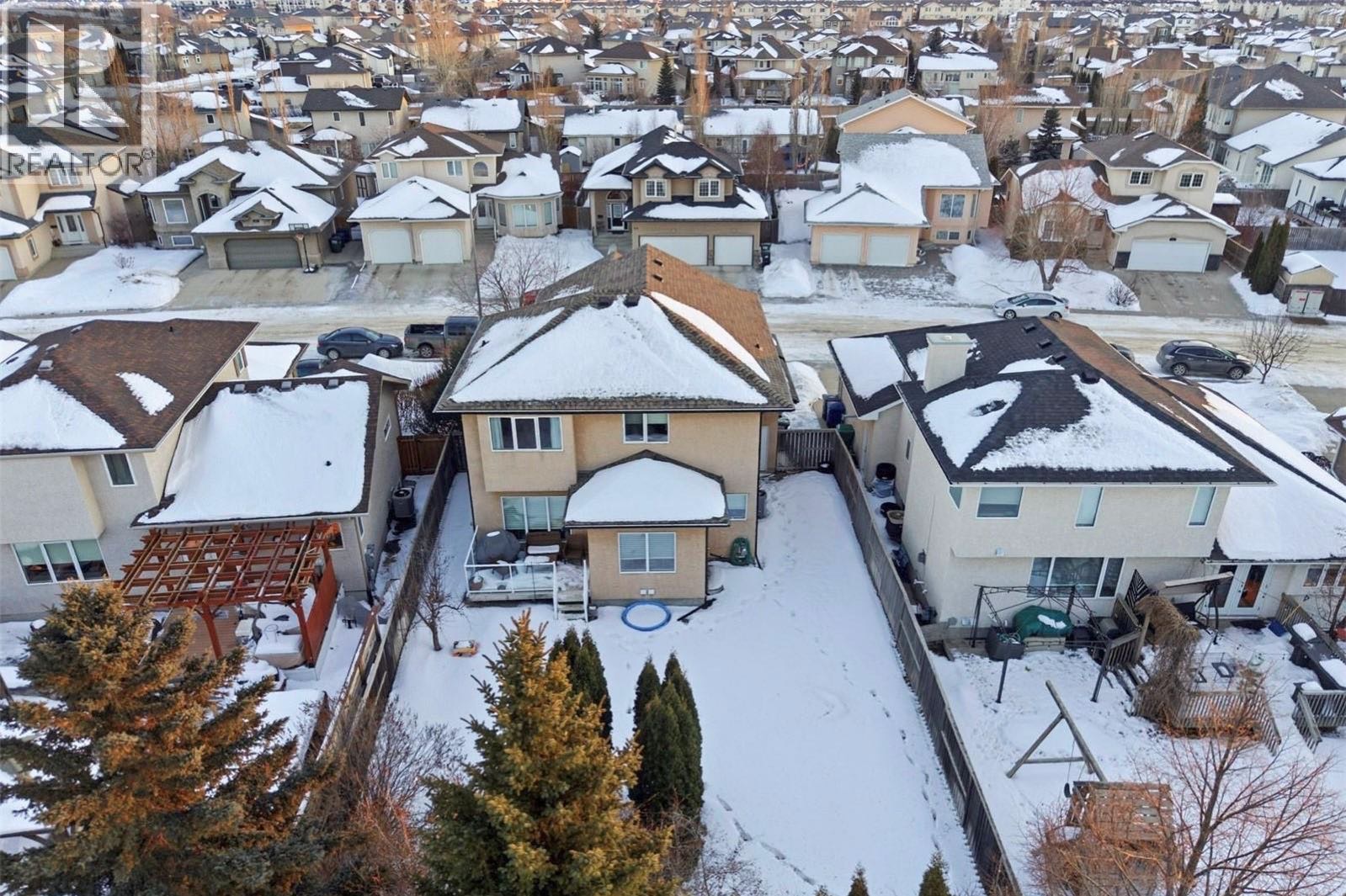 Public Open House公众开放看房 218 Brookshire Cres 2月1日 周日2-4PM Gary Gai或者同事Dominic Parent会在此迎接🙏 ————— Briarwood小区高能效认证前样板间三车库独立屋出售！2011尺2004年建位于安 - 8