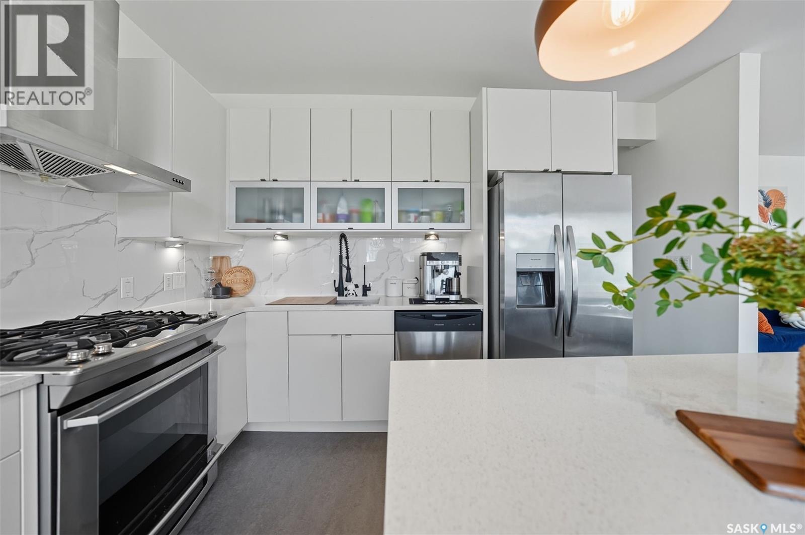 Public Open House公众开放看房 230 Trimble Lane 9月28日 周日 2:00-4PM Gary Gai或者同事Dominic Parent会在此迎接🙏 ————— Willowgrove 小学百米距离豪华装修独立屋出售！超大2589平方尺。兼具现 - 7