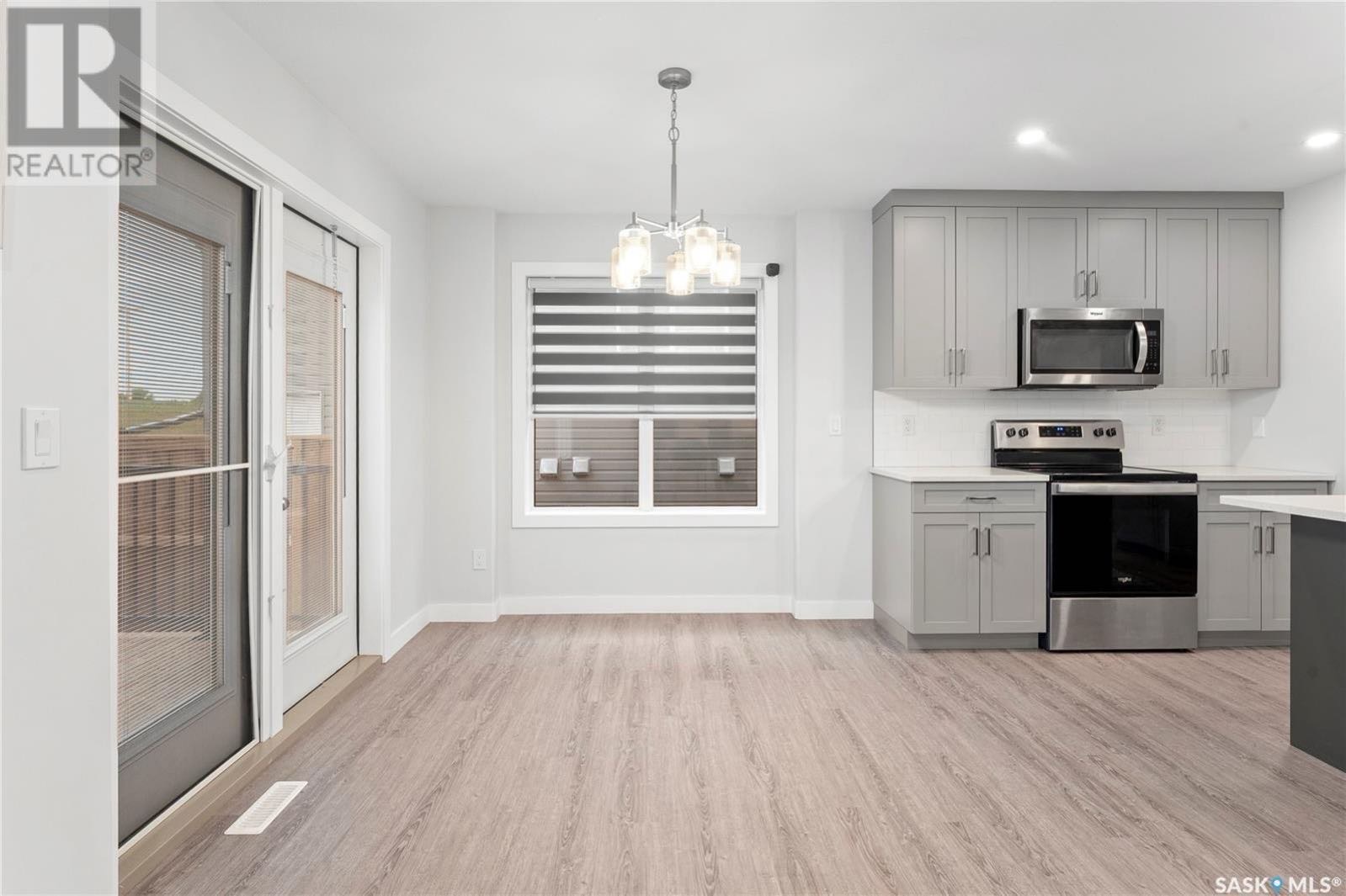 Public Open House公众开放看房 304 Pepper Pl 8月16日 周六2-4PM Gary Gai或者同事Dominic Parent会在此迎接🙏 ————— Brighton小区几乎全新两层独立屋出售。目前房龄不到一年。 房屋共有 3 间卧室和 3 个浴 - 8