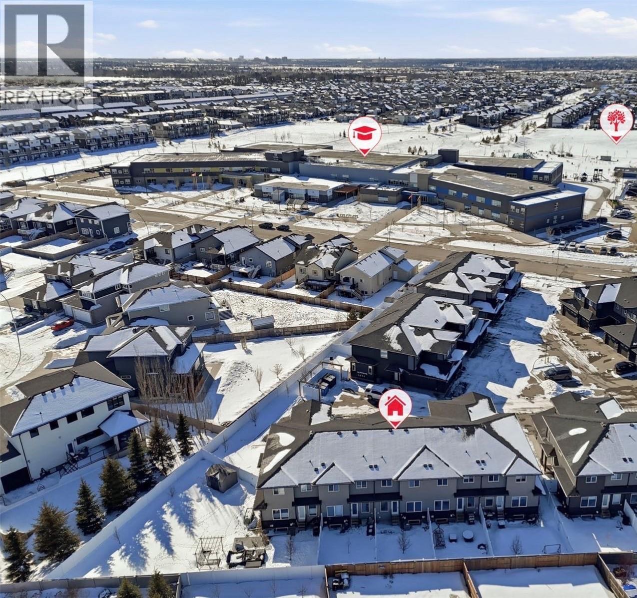 🏡 Evergreen 联排别墅上市 📍#16–1003 Evergreen Blvd  位于 Evergreen 核心位置联排别墅 - 4