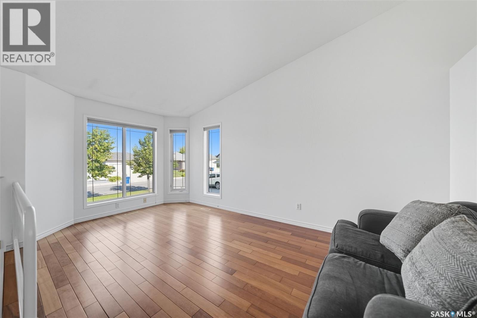 Public Open House公众开放看房 314 Budz Cres  9月20日 周六2:00-4:00PM Gary Gai或者同事Dominic Parent会在此迎接🙏  ————————- Arbor Creek 安静街区的5房3卫错层独立屋出售。环境优美，街景 - 6