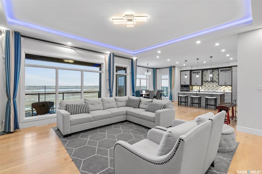 Public Open House公众开放看房 407 Kenaschuk Cres 3月2日 周日2:00-4:00PM Gary Gai或者同事Dominic Parent会在此迎接🙏 ————— Aspen Ridge小区超过4400平方英尺的豪华住宅，坐落于绝佳位置，背 - 6