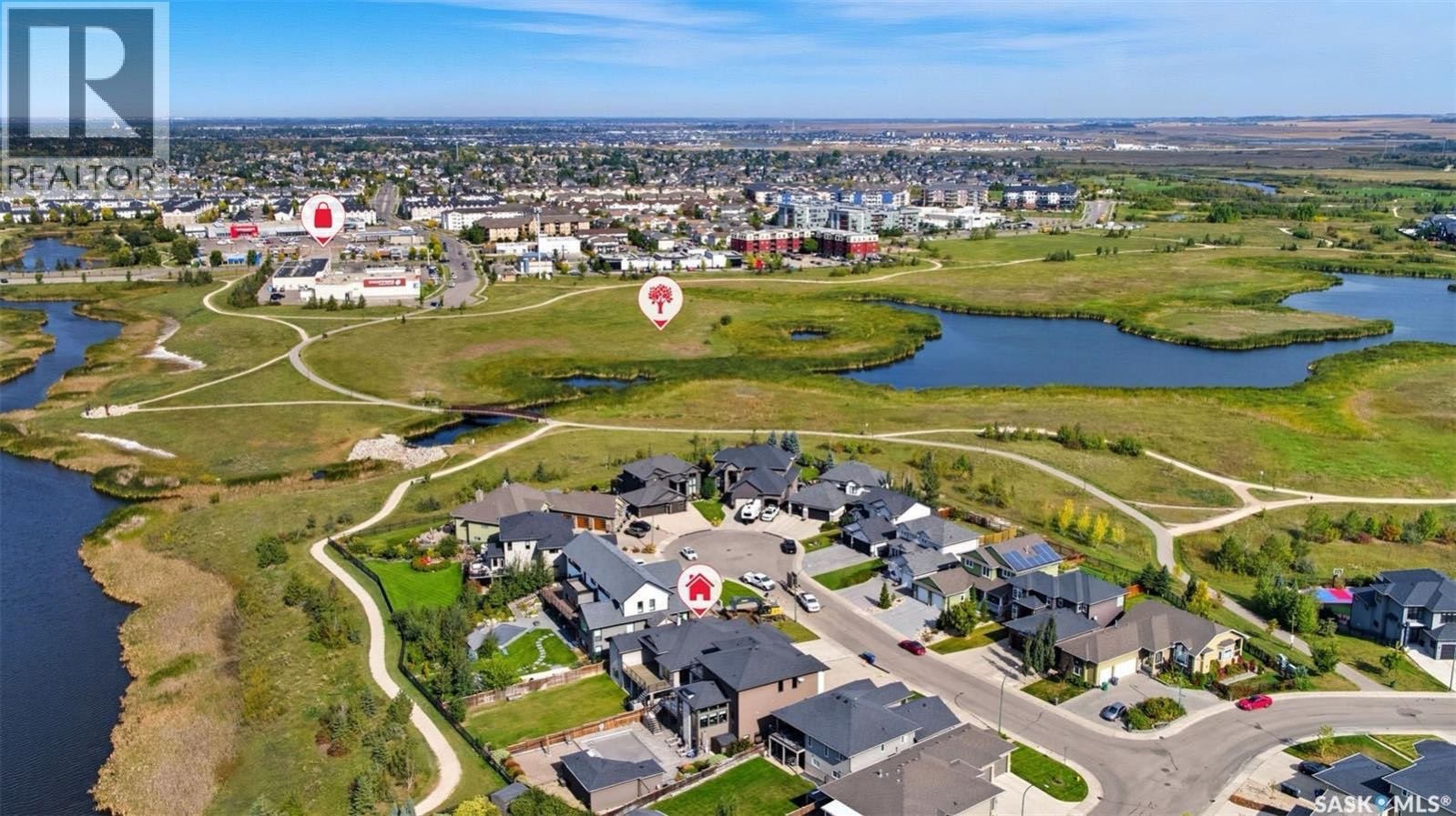 Public Open House公众开放看房 714 Ledingham Pl 11月9日 周日 2-4PM Gary Gai或者同事Dominic Parent会在此迎接🙏 ————— Rosewood公园湖景地下室步出式独立屋出售！超大占地9,559 平方英尺，位于优越的 - 3