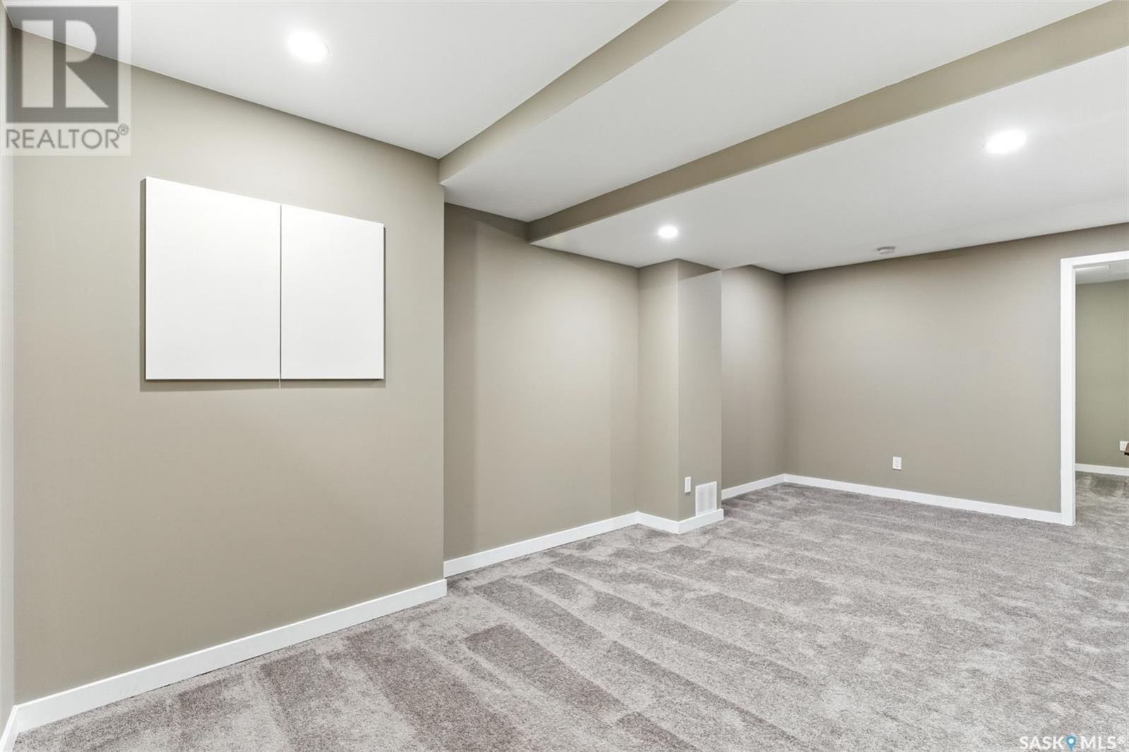 Public Open House公众开放看房 380 Willowgrove Lane 9月21日 周日 2-4PM Gary Gai或者同事Dominic Parent会在此迎接🙏 ————— 步行百米至Willowgrove小学4房4卫联排出售。Riverbend Dev - 7