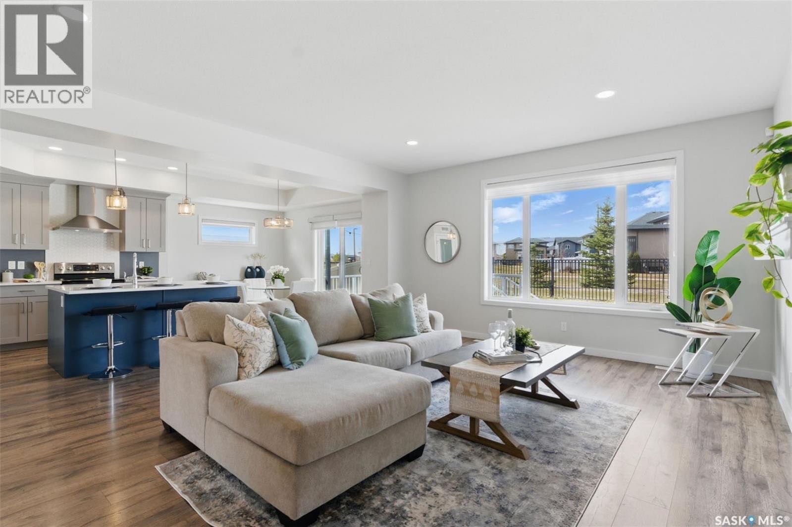 Public Open House公众开放看房 306 Secord Way 2月21日 周六2:00-4:00PM Gary Gai或者同事Dominic Parent会在此迎接🙏 ————— Brighton小区背靠公园绿地3房3卫独立屋出售。Montana Homes前样 - 6