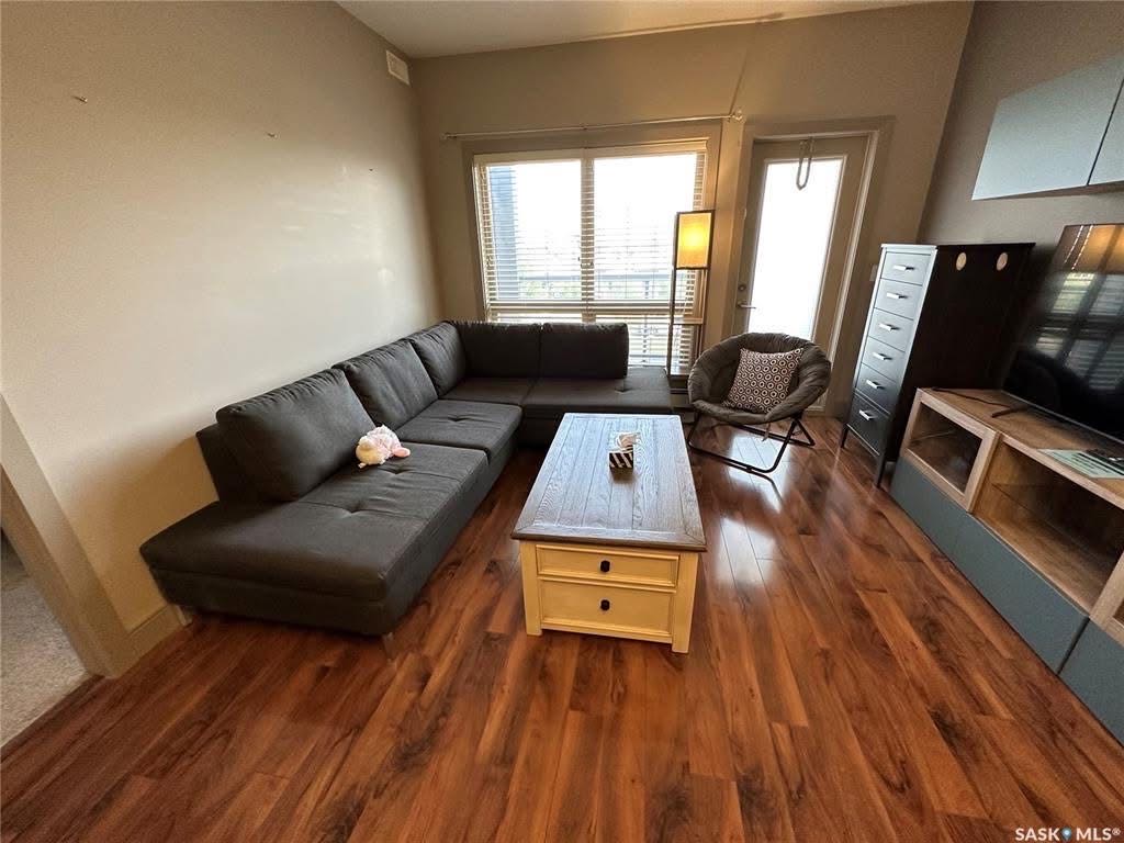 Public Open House公众开放看房 211-115 Willowgrove Cres 4月5日 周日 2:00-4:00PM Gary Gai或者同事Dominic Parent会在此迎接🙏 ————— Willowgrove小区二楼两卧两卫公寓出售！设计精美，地理 - 7