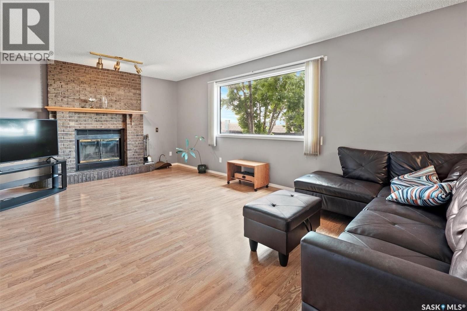 Public Open House公众开放看房 222 Haslam Ct 9月6日 周六 11-1 PM Gary Gai或者同事Dominic Parent会在此迎接🙏 ————— Silverspring 社区4房双车库独立屋出售！约 1883 平方英尺，采光充足，布局合 - 7