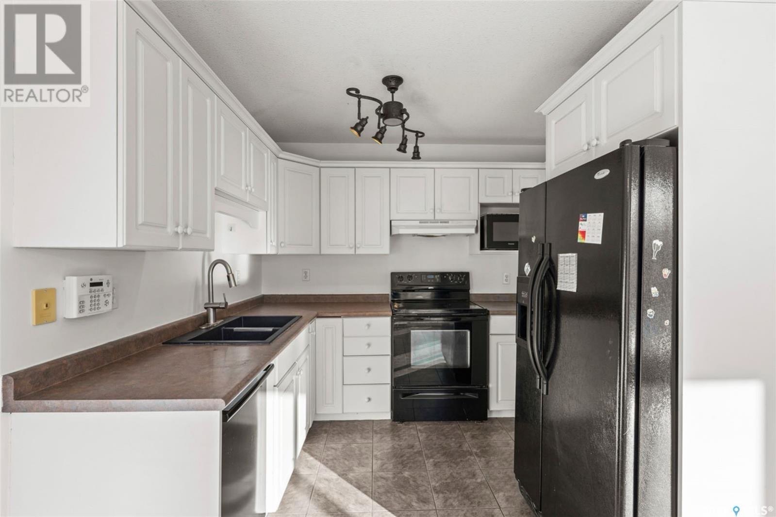 Erindale小区三室三卫边户联排出售。 - 6