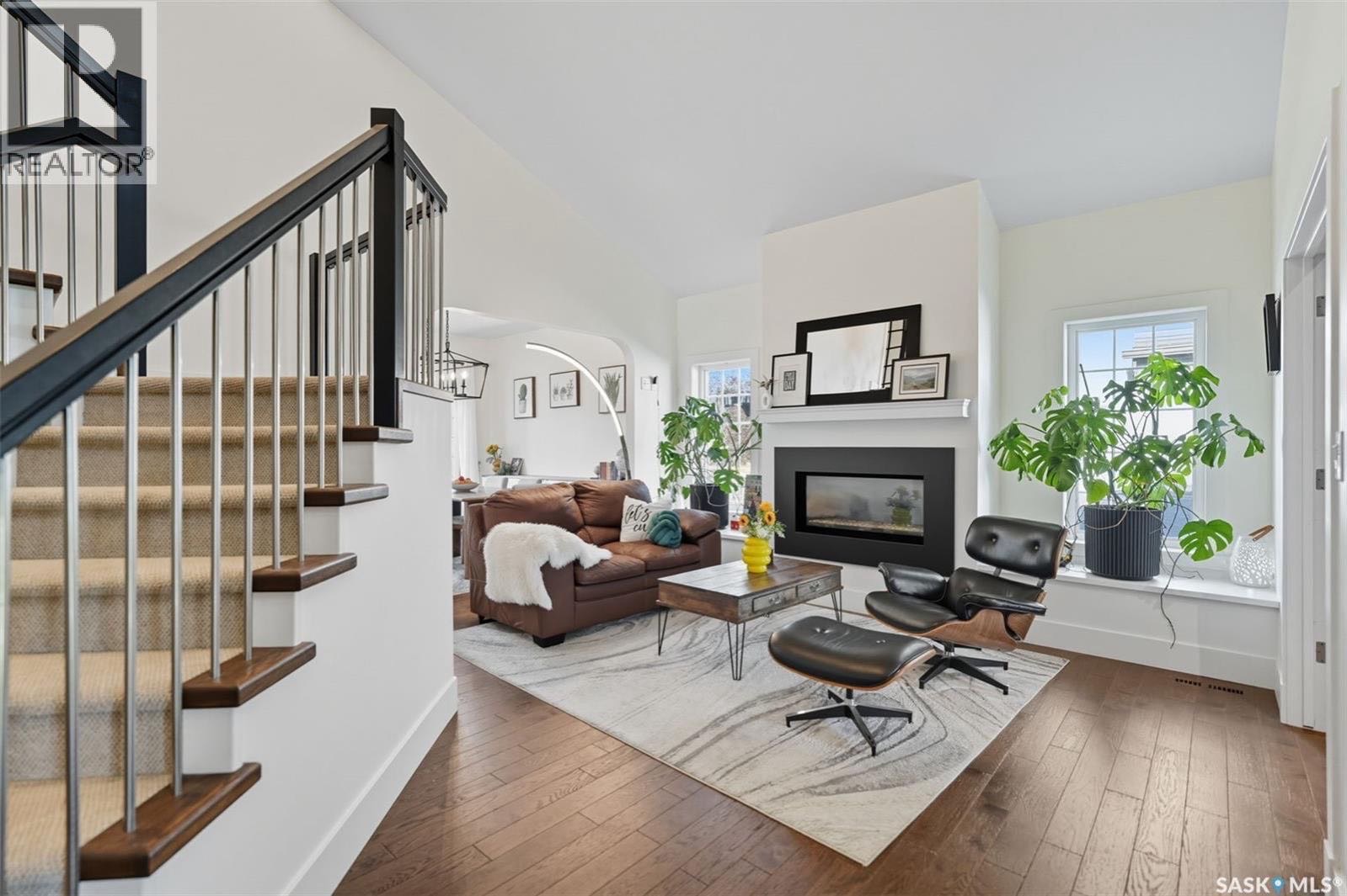 Public Open House公众开放看房 230 Trimble Lane 9月28日 周日 2:00-4PM Gary Gai或者同事Dominic Parent会在此迎接🙏 ————— Willowgrove 小学百米距离豪华装修独立屋出售！超大2589平方尺。兼具现 - 5