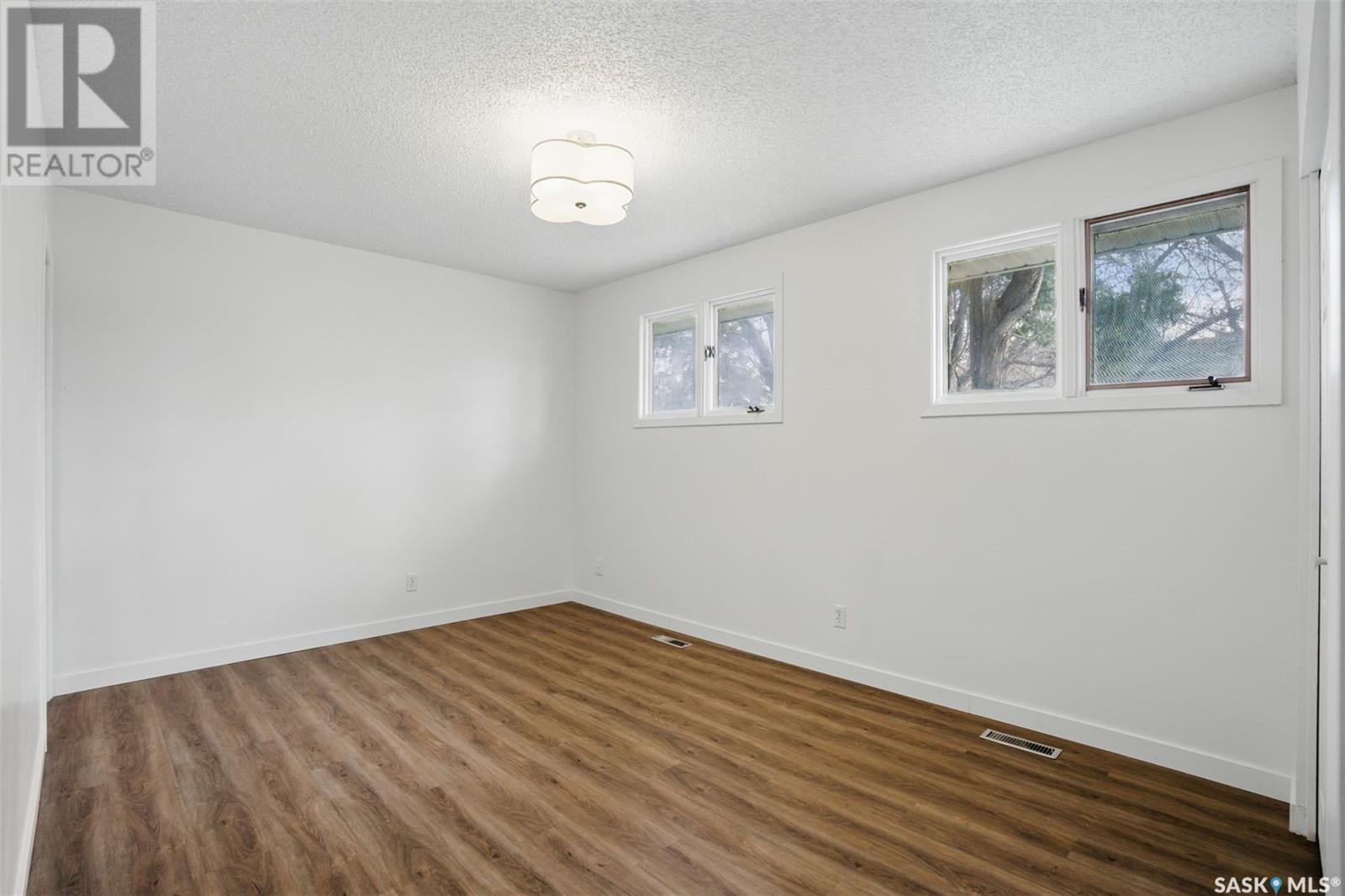 Forest Grove小区5房3卫2厨房1305尺平层出售。 - 6