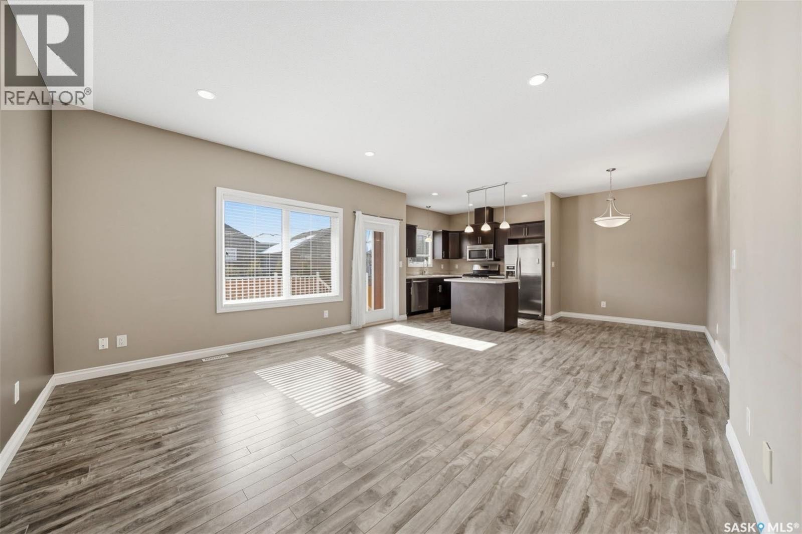 🏡 Evergreen 优质联排别墅上市 📍603–315 Zary Road  1,804 sqft、3卧3卫 的宽敞联排别墅 - 7