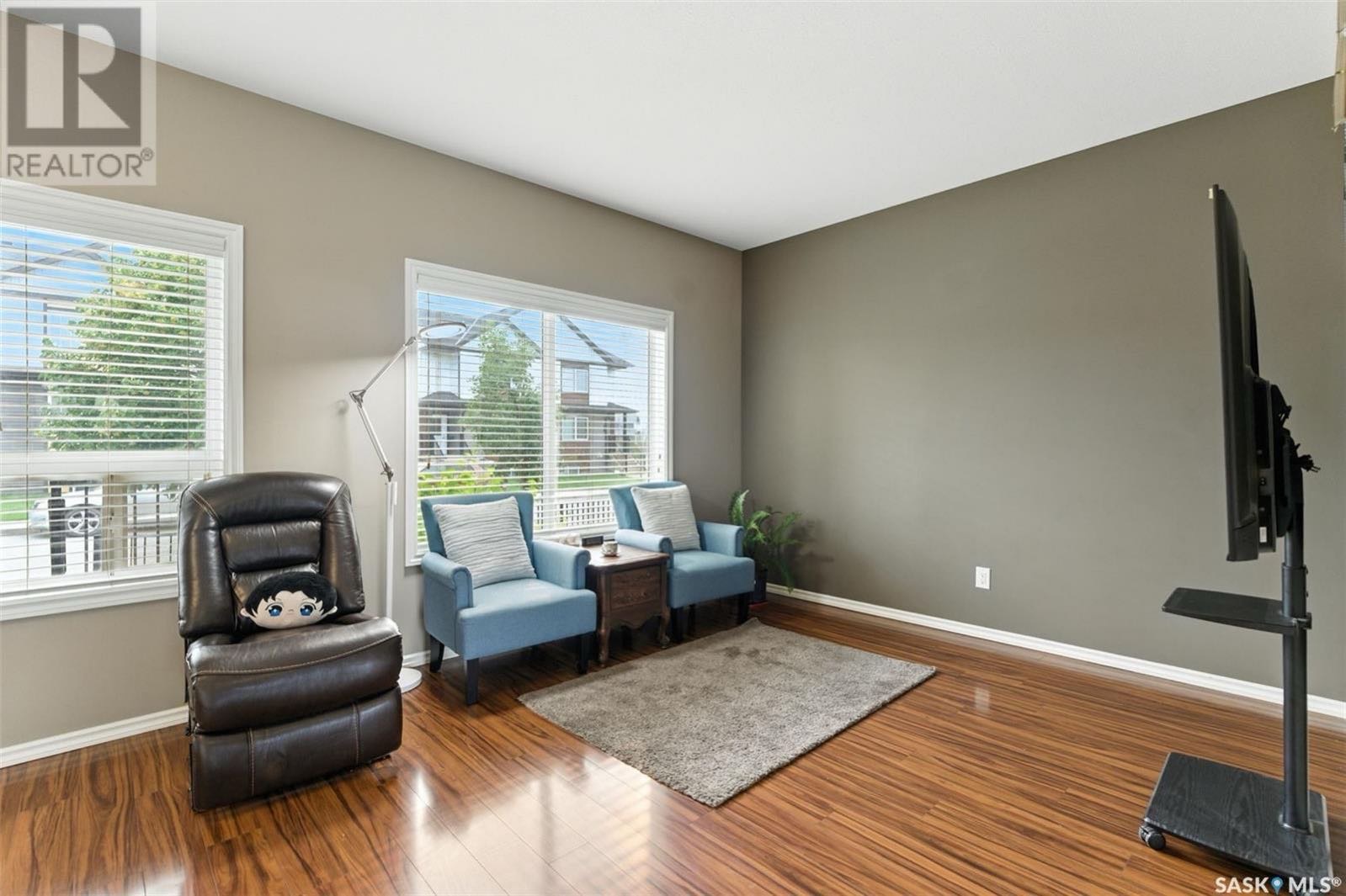 Public Open House公众开放看房 380 Willowgrove Lane 10月11日 周六2-4PM Gary Gai或者同事Dominic Parent会在此迎接 - 5