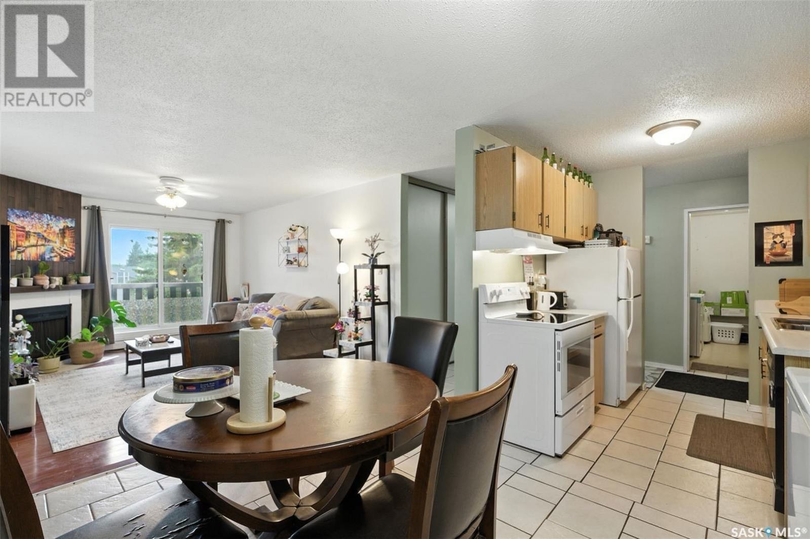 Public Open House公众开放看房 1237-425 115th St E 10月11日12日 周六周日2:00-4:00PM Gary Gai或者同事Della Zhang会在此迎接 - 5