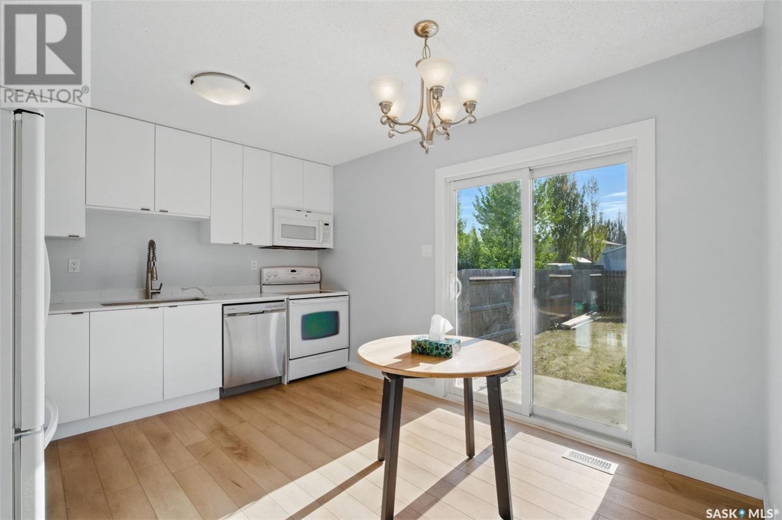 Forest Grove双户双拼出售 - 6