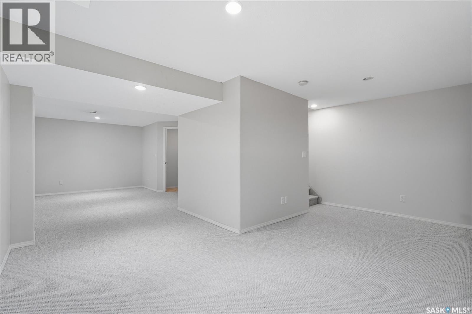 Public Open House公众开放看房 34-203 Herold Terr 11月8日周六2-4PM Gary Gai或者同事Dominic Parent会在此迎接🙏 ————— Lakewood小区新装修边户3房联排出售！安静边户紧邻大绿地且多路边停车位。设有三间卧 - 7