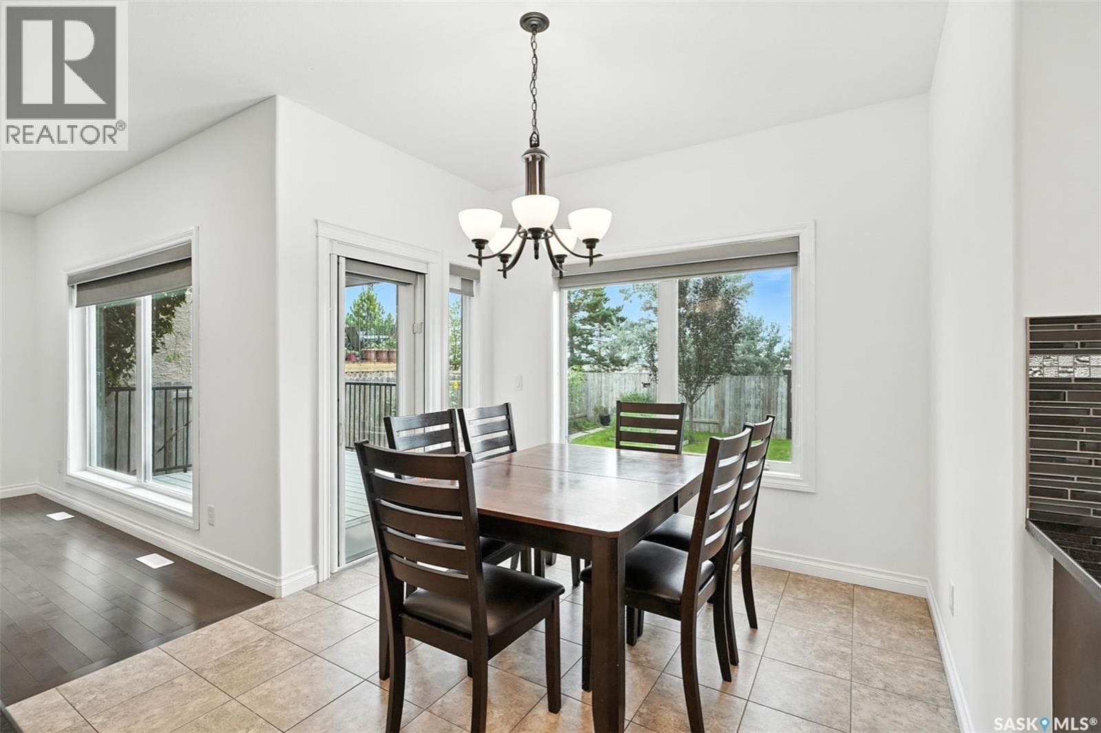 Public Open House公众开放看房 114 Lamarsh Road 8月30日 周六2:00-4:00PM Gary Gai或者同事Dominic Parent会在此迎接🙏 ————— Willowgrove 社区背靠农地美景独立屋出售！可步行到达学校、公园、商店 - 6