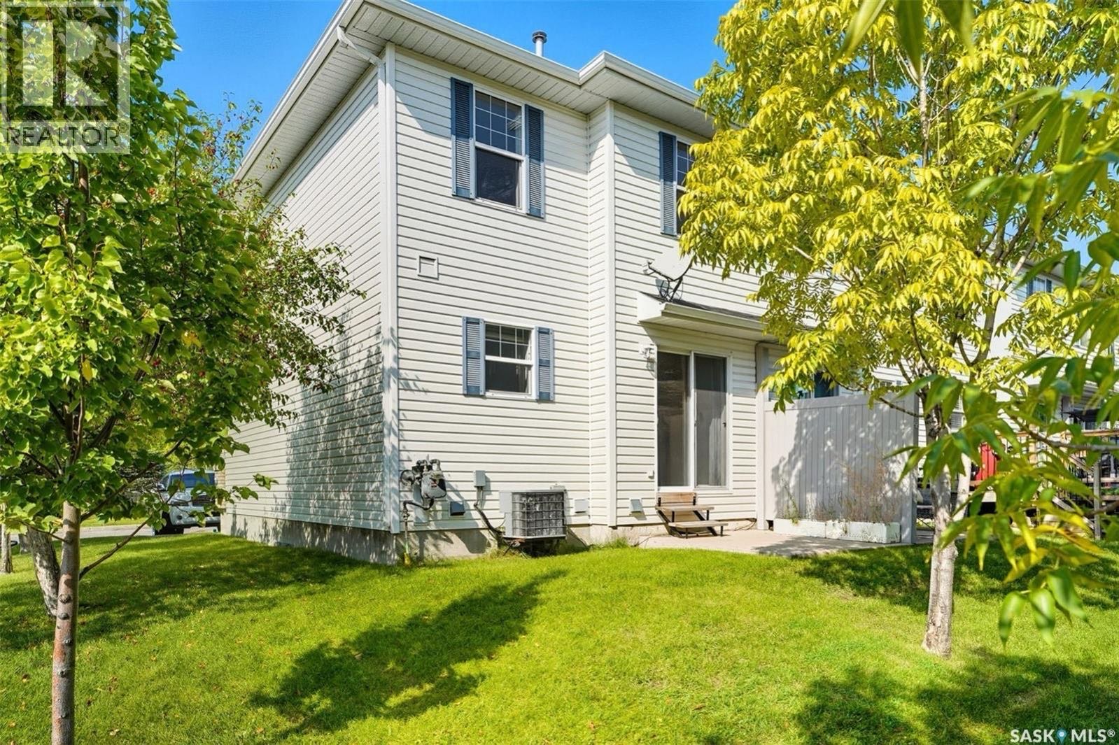 Public Open House公众开放看房 34-203 Herold Terr 9月27日 周六 2-3:30PM Gary Gai会在此迎接🙏 ————— Lakewood小区新装修边户3房联排出售！安静边户紧邻大绿地且多路边停车位。设有三间卧室和两间浴室，适合首次购房 - 8