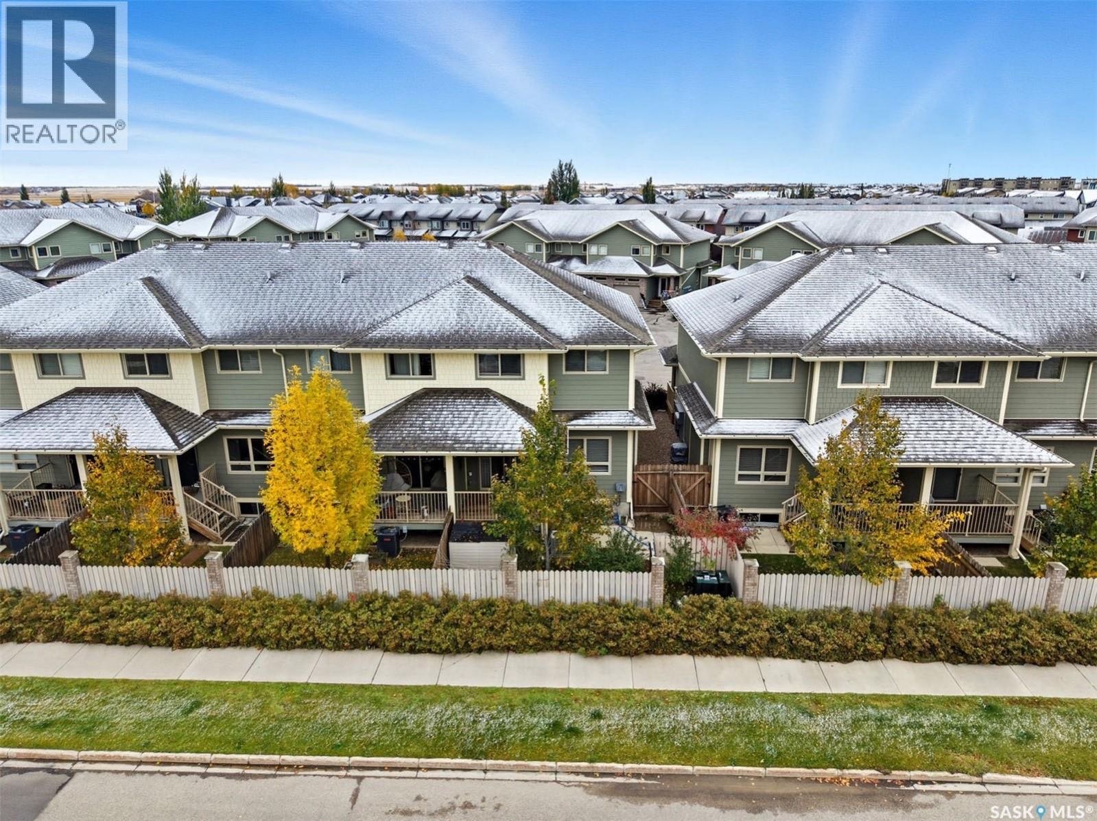 Public Open House公众开放看房 141-115 Shepherd Cres  10月18日 周六 2-4 PM Gary Gai或者同事Dominic Parent会在此迎接🙏  ————————- Willowgrove小学步行百米端户联排别墅出售！，面积约 - 8