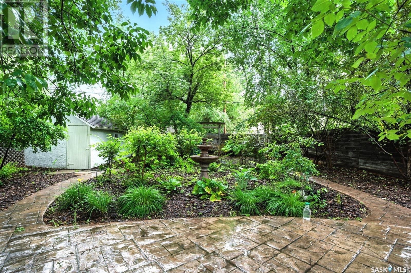 Public Open House公众开放看房 1116 Elliott St 9月21日周日 11:30AM-1:30 PM Gary Gai或者同事Dominic Parent会在此迎接🙏 ————— 大学区Varsity View核心地段翻新四错层独立屋，R2地块宽50英 - 8