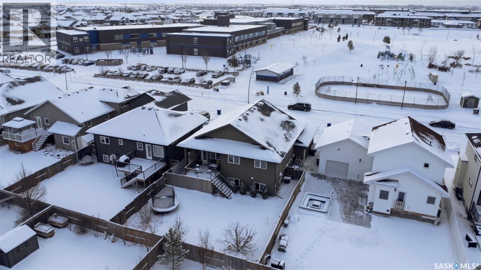 Evergreen小学正对面合法出租错层独立屋出售。 - 8