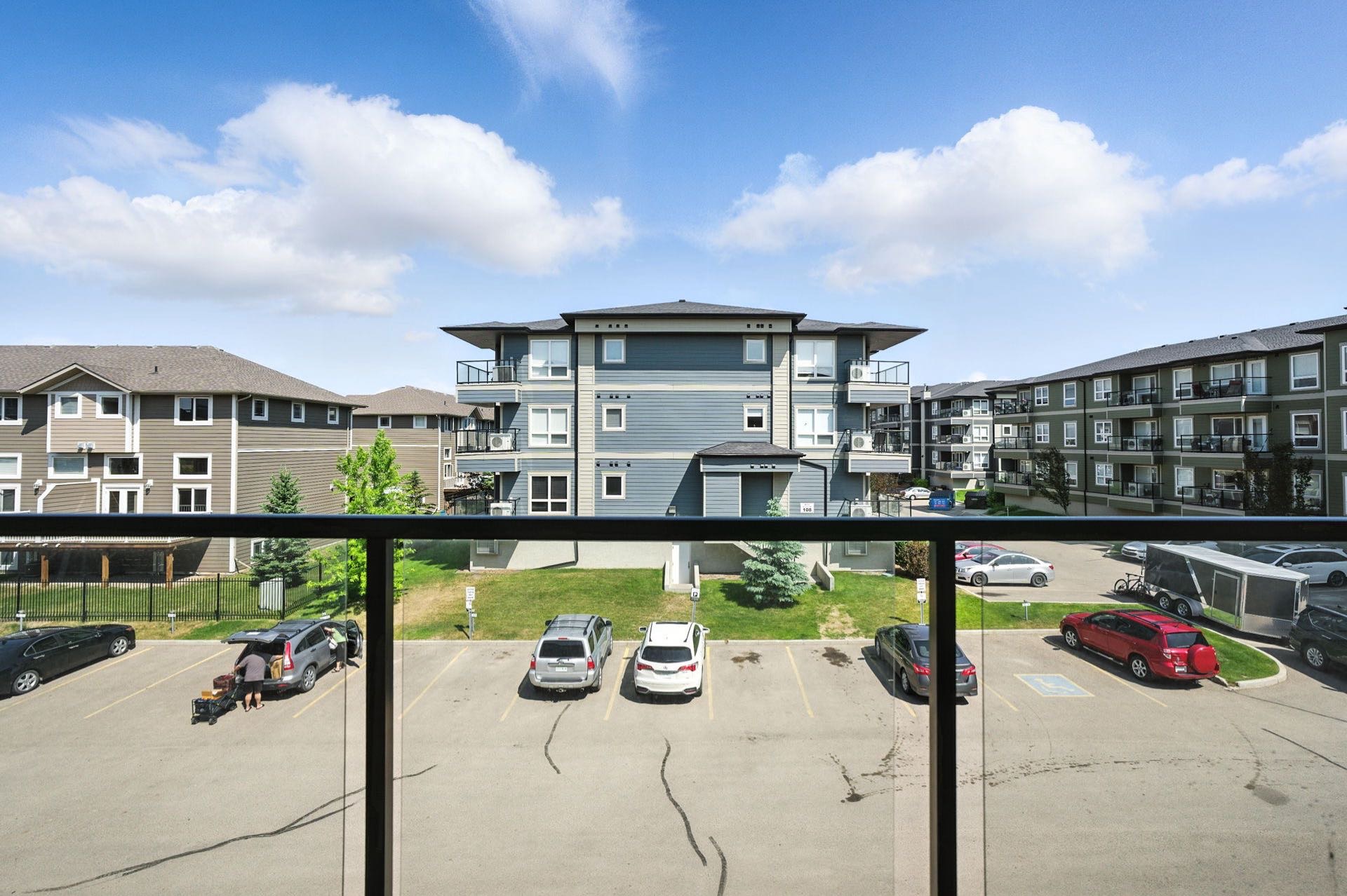 Public Open House公众开放看房 Unit 5202 – 110 Willis Crescent 7月19日 周六3-4:30PM Gary Gai或者同事Della Zhang会在此迎接🙏  ————————- Stonebridge 社区二楼实用舒适一卧一卫公 - 8