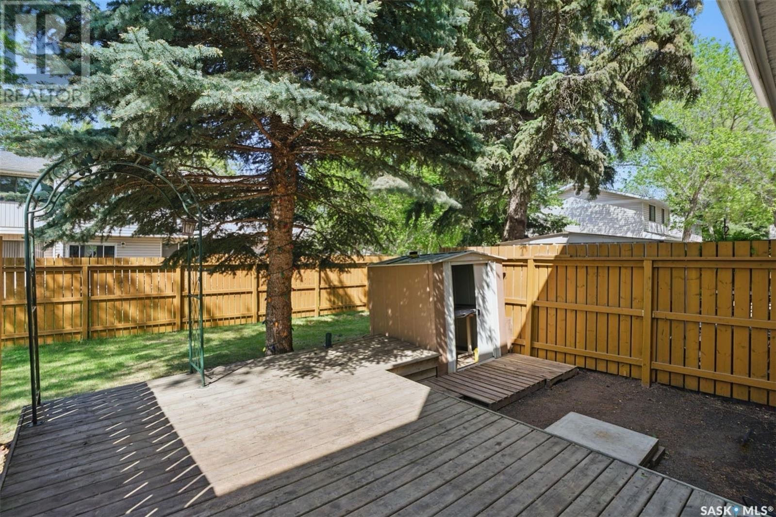 Public Open House公众开放看房 70-330 Haight Cres 11月1日 周六 2:00-4:00PM Gary Gai或者同事Dominic Parent会在此迎接🙏 - 8