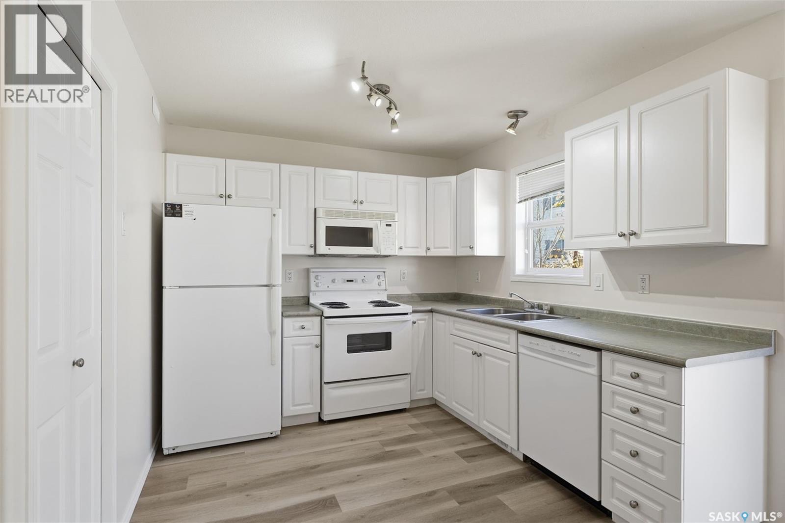 Lakewood小区3房2卫联排别墅出售 - 7