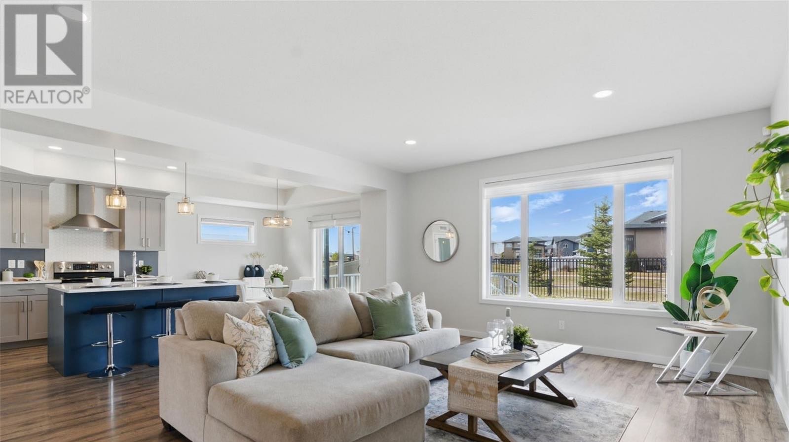 Public Open House公众开放看房 306 Secord Way 6月22日 周日 2:00-4PM Gary Gai或者同事Dominic Parent会在此迎接🙏 ————— Brighton小区背靠公园绿地3房3卫独立屋出售。Montana Homes前样板房 - 7