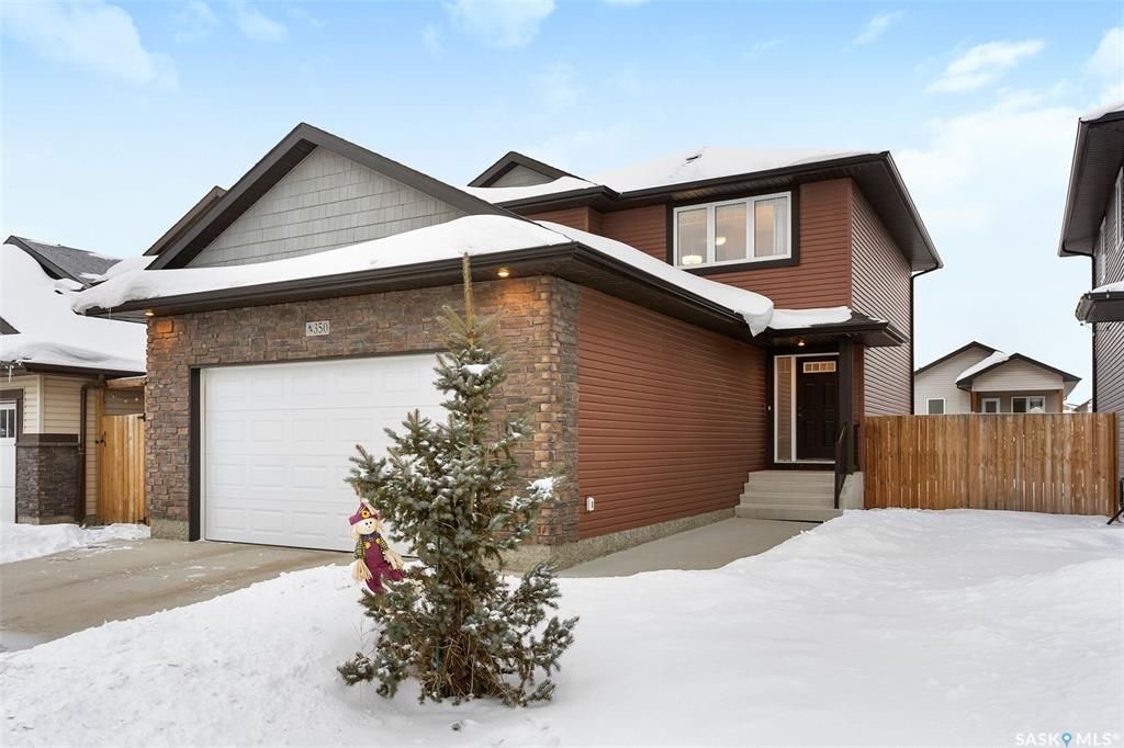 Stonebridge小区1546尺2层独立屋出售。3房3卫，地下室保温完成，带独立出入口独立电表，具备合法独立出租套间潜力。一楼开放式设计，实木地板，3层窗户，大理石台面，厨房带角柜，L形岛台，不锈钢家电，二楼3个大卧室，主卧带步入式衣柜和完整洗手间带浴缸。后院大露台，前院无草 - 4