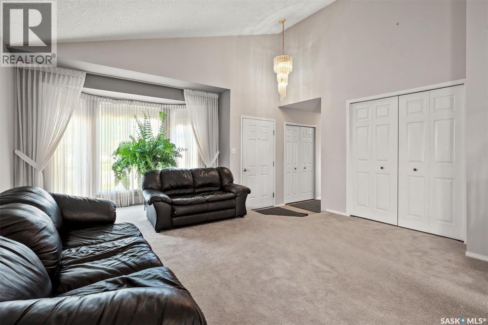 Public Open House公众开放看房 222 Haslam Ct 8月17日 周日2-4PM Gary Gai或者同事Dominic Parent会在此迎接🙏 ————— Silverspring 社区4房双车库独立屋出售！约 1883 平方英尺，采光充足，布局合理， - 6