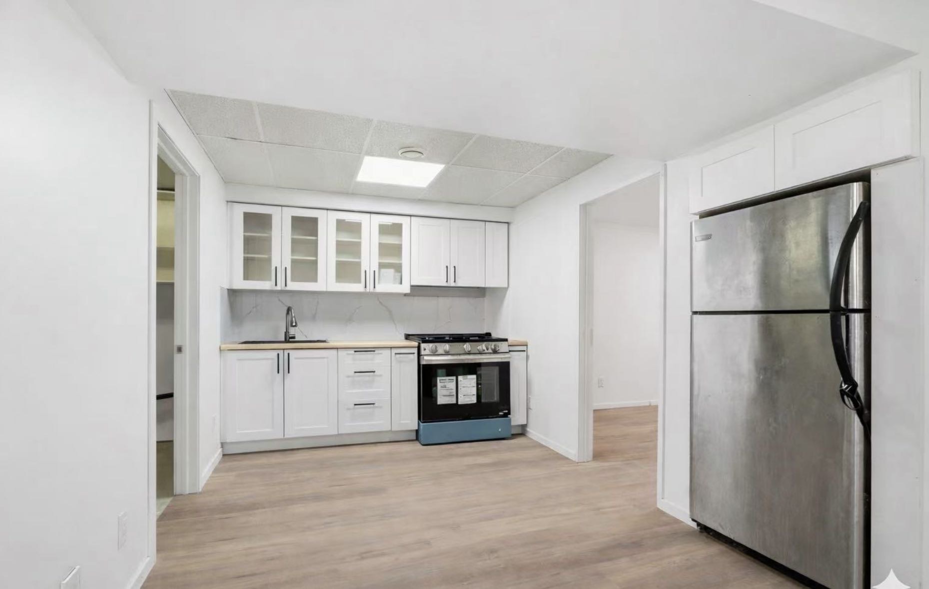 Public Open House公众开放看房 1709 E Ave N 12月20日 周六2:30-4:00PM Gary Gai或者同事Dominic Parent会在此迎接🙏 ————— 全新翻新Mayfair 平层独立屋出售。带地下室独立出租单位。安静街区，地理位置便利 - 7