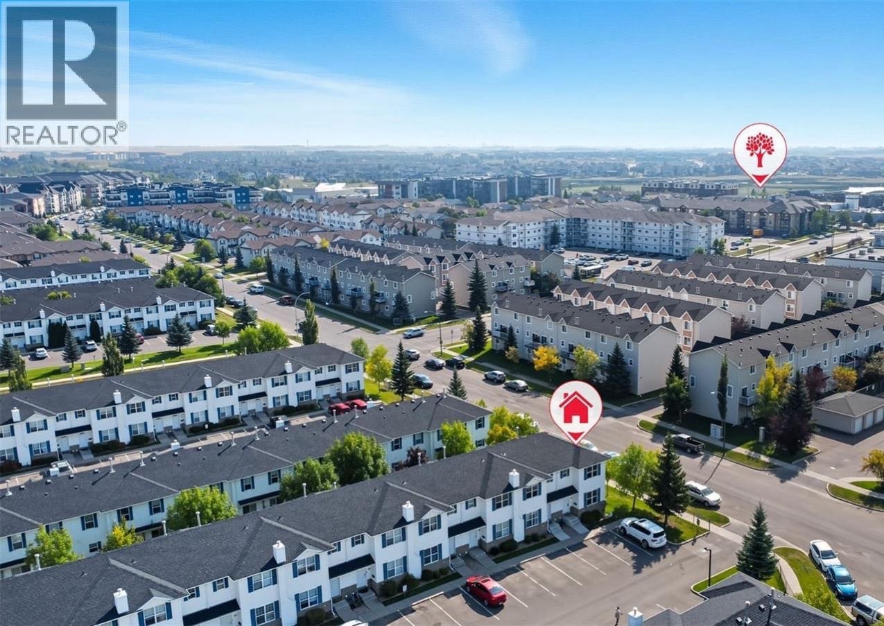 Public Open House公众开放看房 34-203 Herold Terr 9月27日 周六 2-3:30PM Gary Gai会在此迎接🙏 ————— Lakewood小区新装修边户3房联排出售！安静边户紧邻大绿地且多路边停车位。设有三间卧室和两间浴室，适合首次购房 - 3