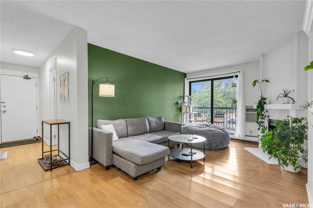 Lakeview二楼900尺两室1.5卫公寓出租