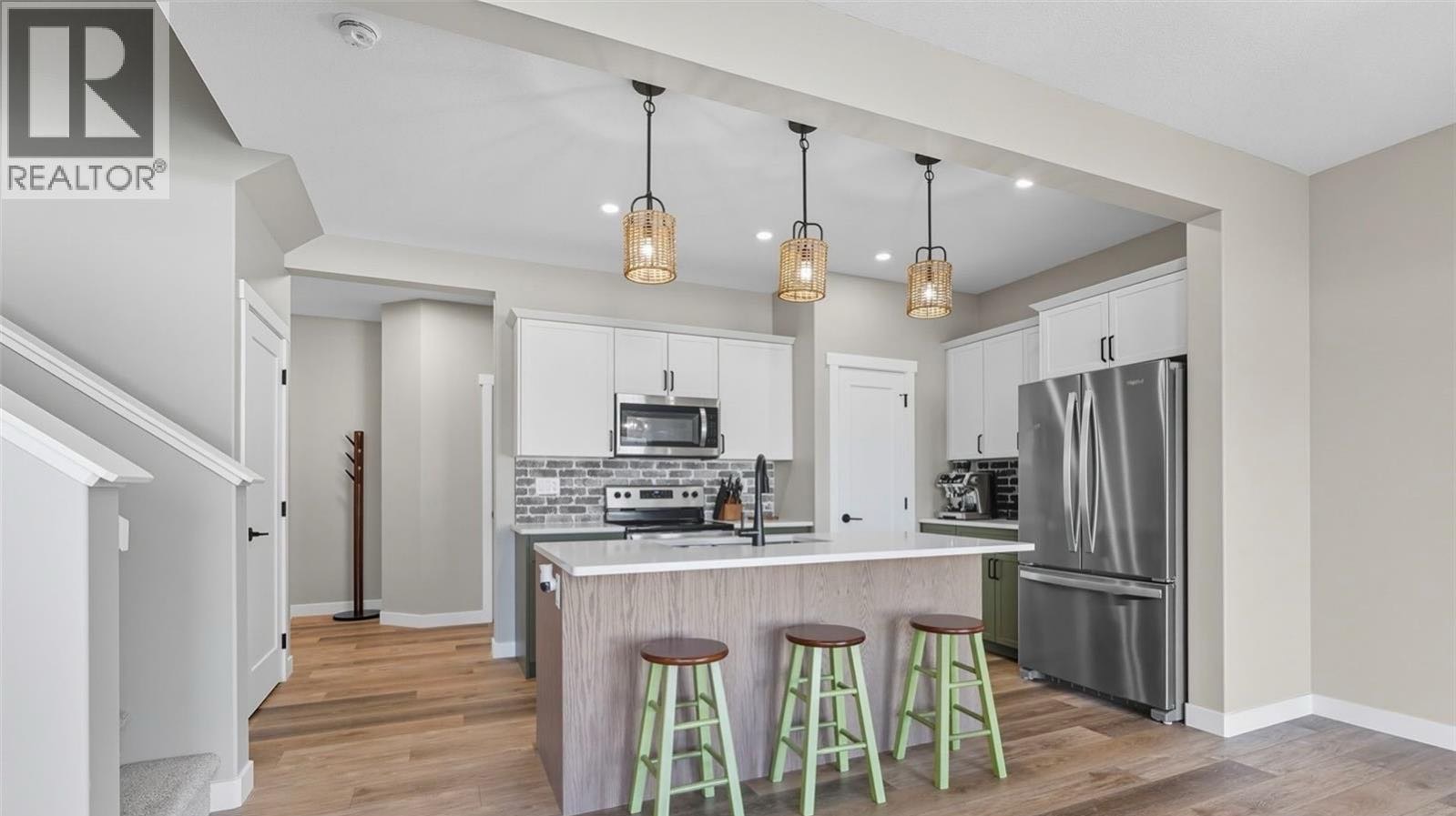 Brighton中心位置带独立出入口独立屋出售。 - 4