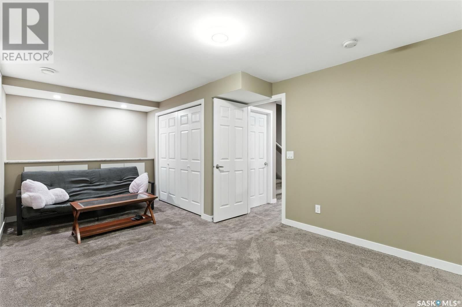 Public Open House公众开放看房 380 Willowgrove Lane 10月5日 周日2-4PM Gary Gai或者同事Dominic Parent会在此迎接🙏 ————— 步行百米至Willowgrove小学4房4卫联排出售。Riverbend Deve - 7