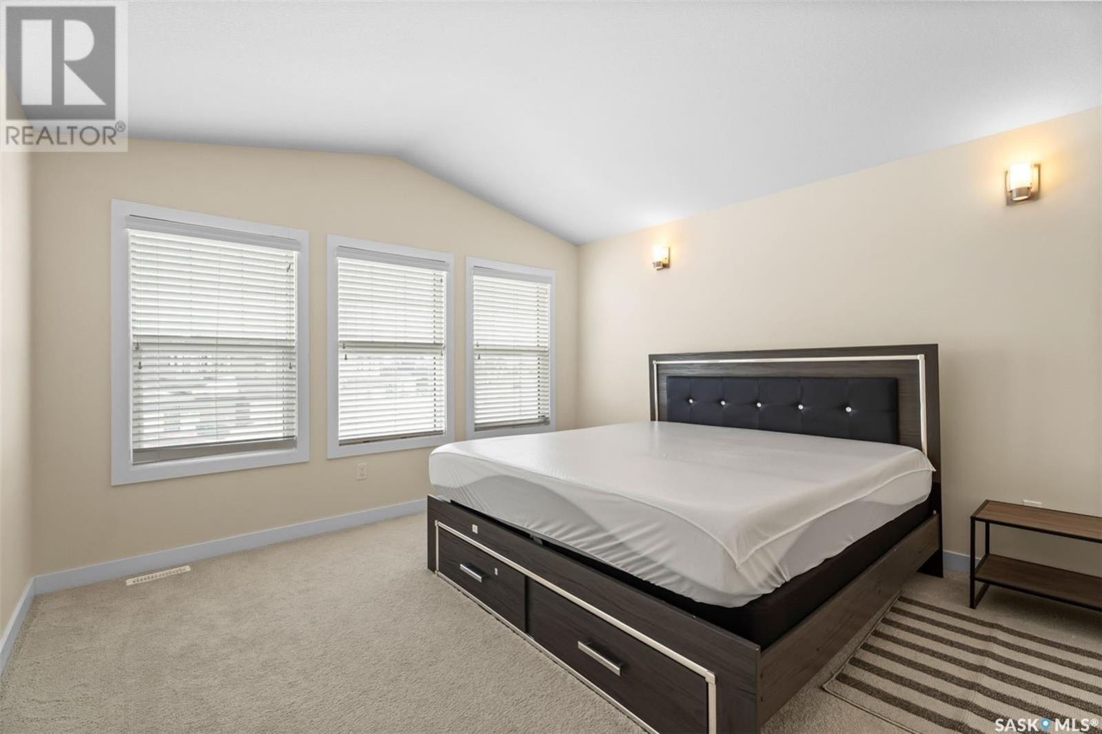 Public Open House公众开放看房 230 Labine Bend 3月23日  周日2-4PM  Gary Gai或者同事Dominic Parent / Brain Kuhn会在此迎接🙏  Kensington 小区2016年建2180尺5房4卫3厅1书房，近万 - 7