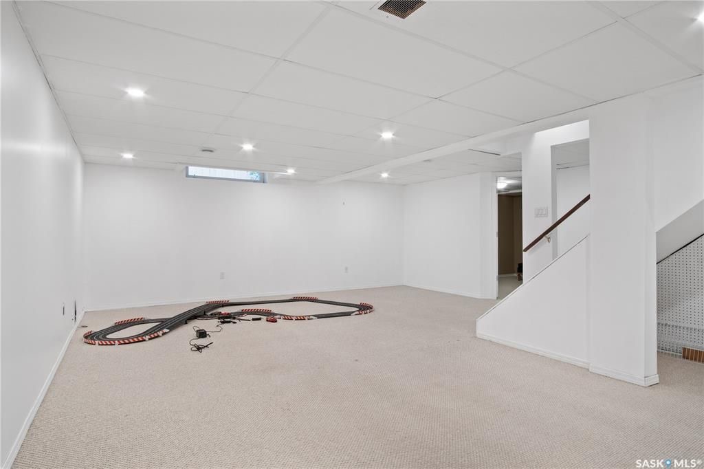 Public Open House公众开放看房 223 Kucey Terrace 10月30日 周六1:30-3:30PM  Gary Gai或者同事Don Remizowski 会在此迎接🙏 - 13