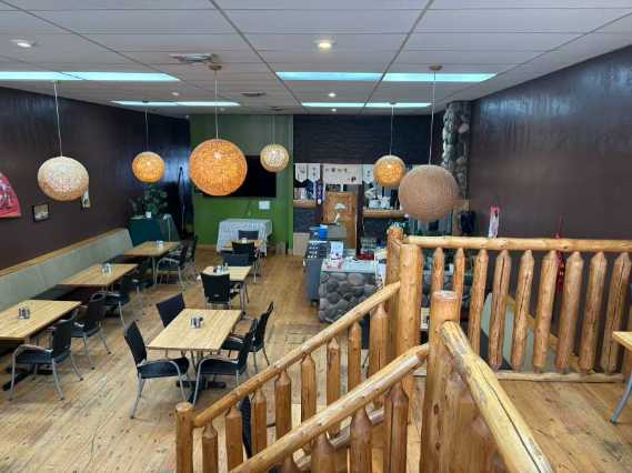 直降3万！萨省旅游盛地NIPAWIN中餐馆出售 - 4