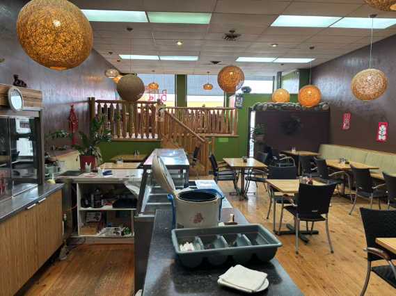 直降3万！萨省旅游盛地NIPAWIN中餐馆出售 - 3