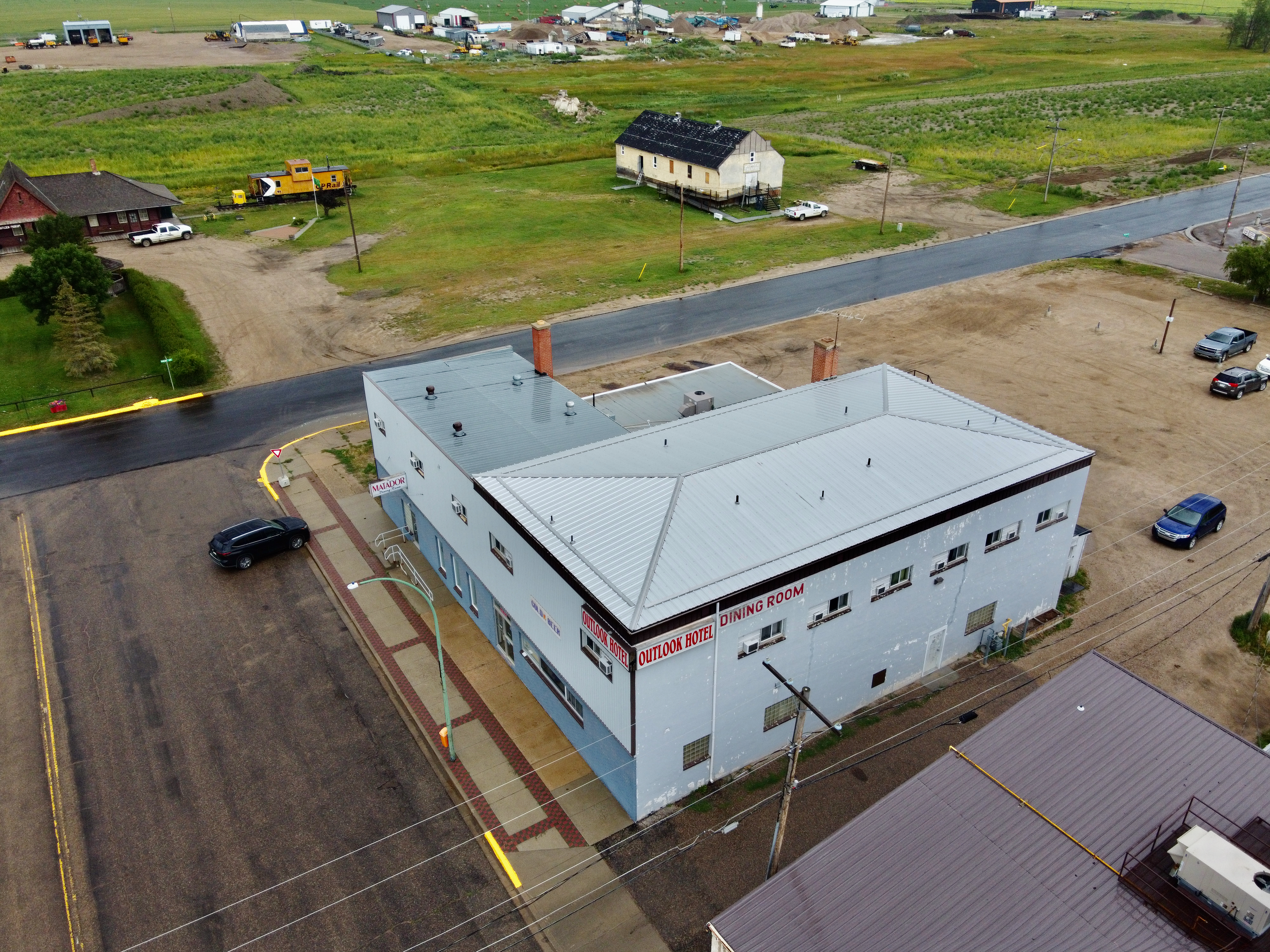 韩国业主的Outlook小镇酒吧+旅馆出售！带自住部分！距离萨斯卡通80km