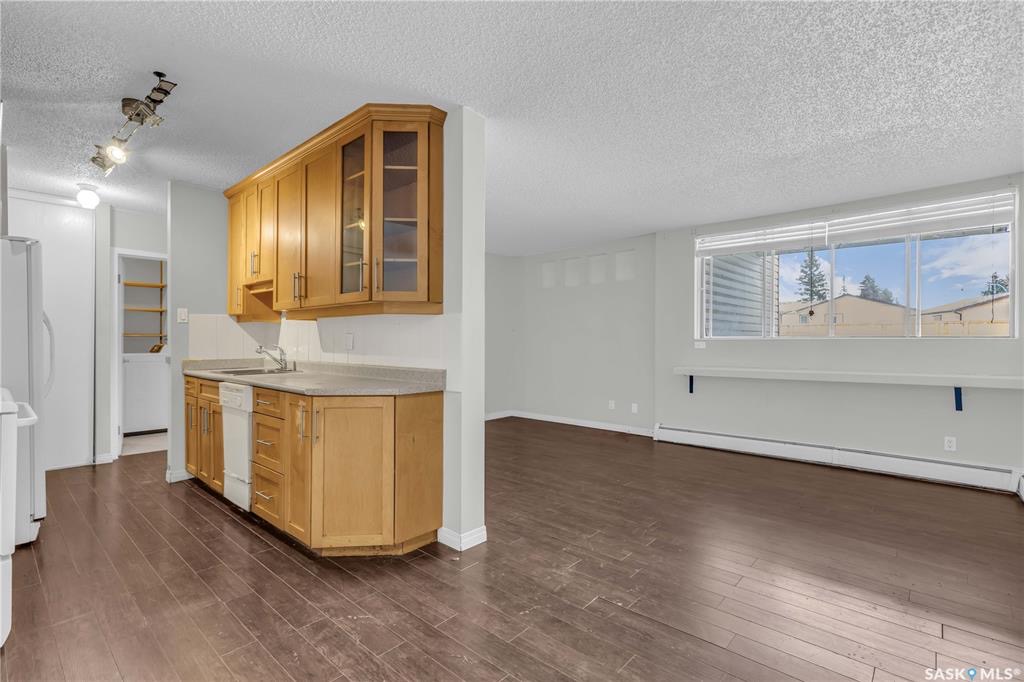 East College Park 社区近八街和高中公寓出售—林与唐地产 - 3