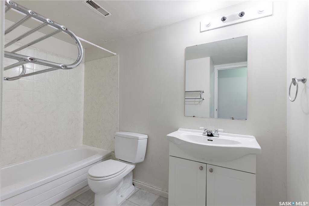 East College Park 社区近八街和高中公寓出售—林与唐地产 - 9