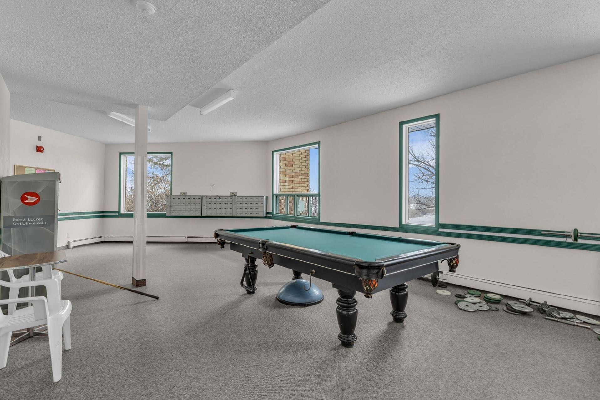 Wildwood 顶楼两房公寓出售，419 Tait Court # 301--林与唐地产 - 8