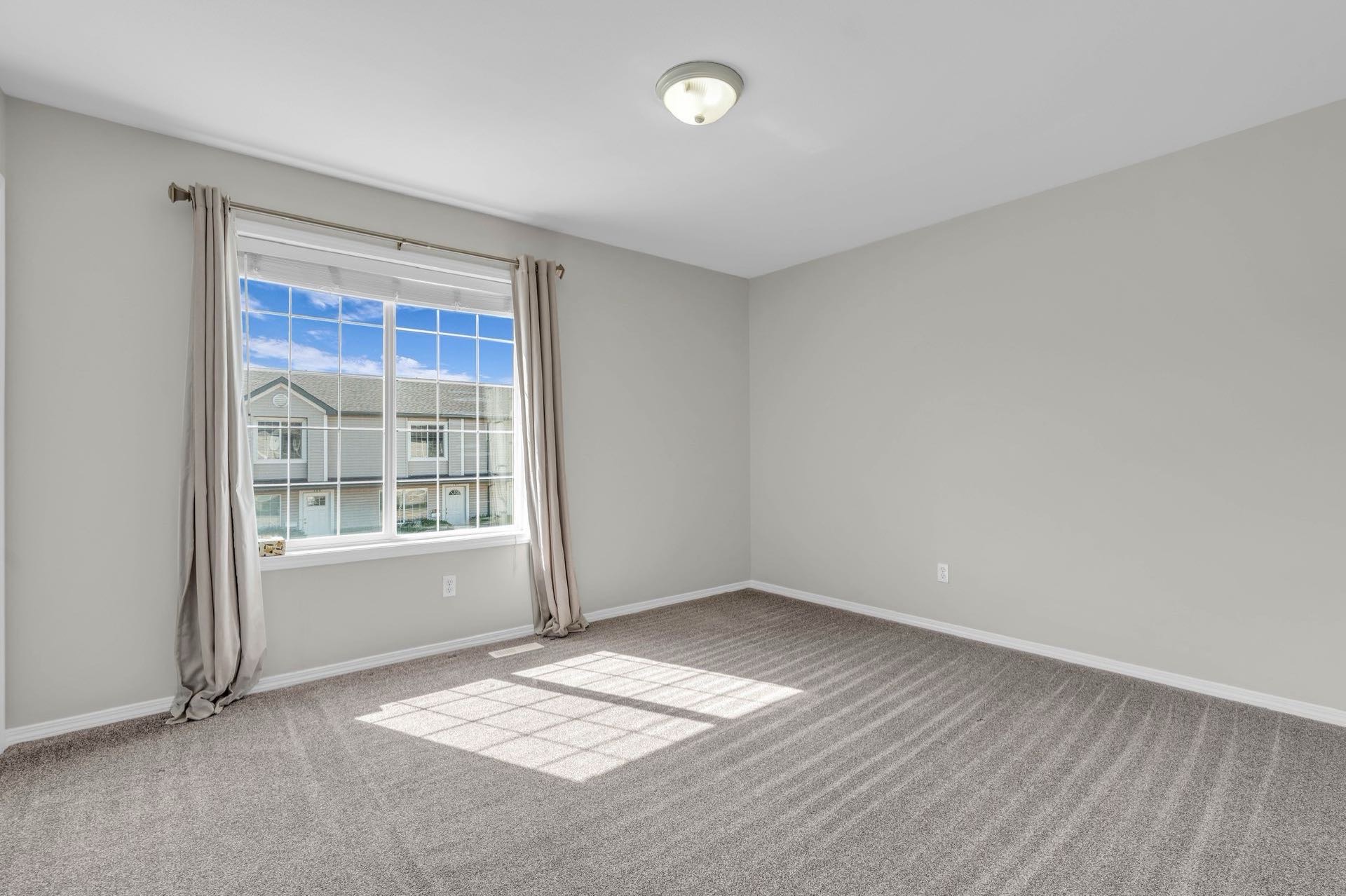 Public Open House公众开放看房 663 Beckett Crescent #101, 7月5日本周六下午2-4PM, Sunny Li将在此迎接您的到来！ - 6