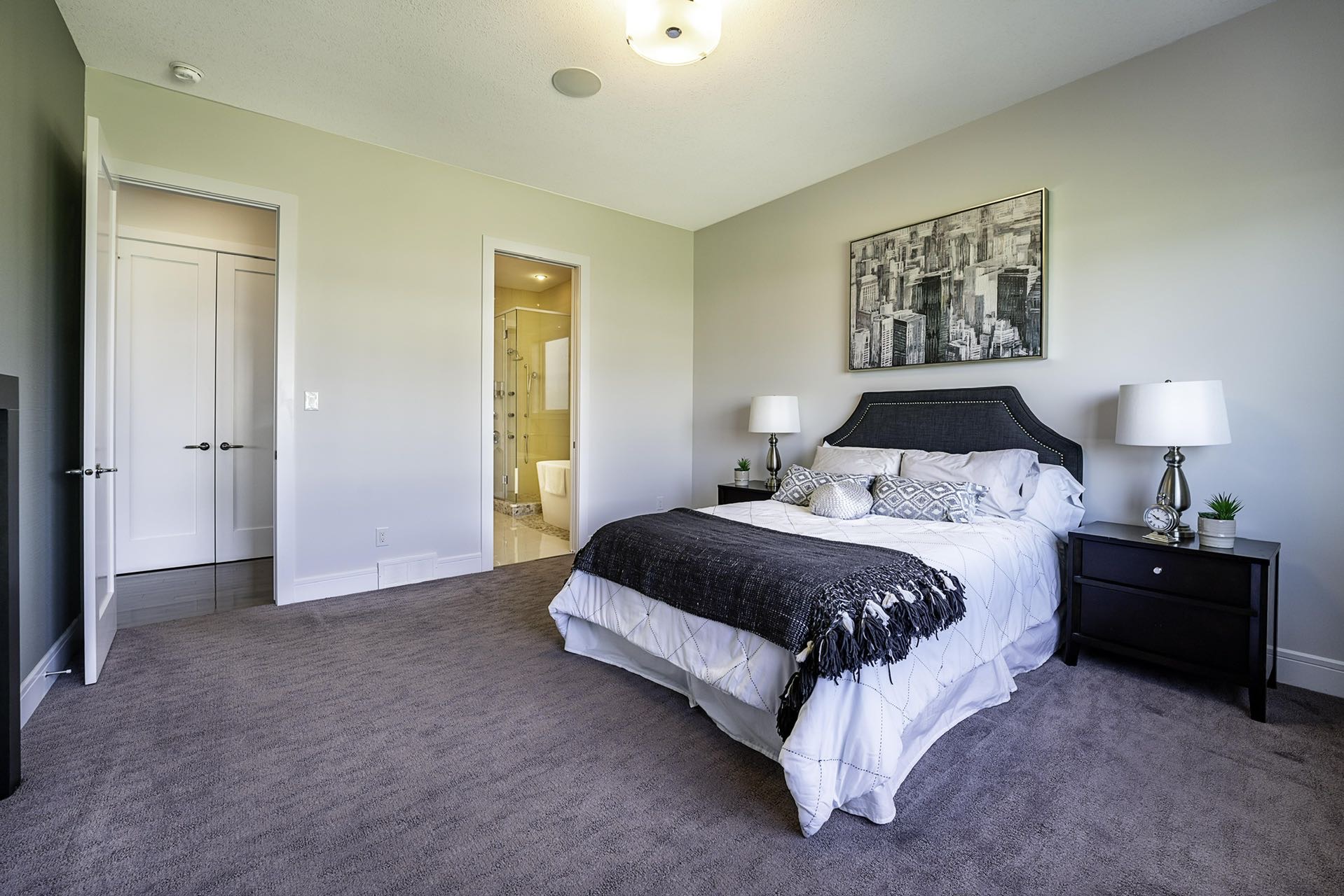 Evergreen社区1890尺4房3卫平层，背靠绿地，Walkout地下室独栋出售。2013年建，豪华装修，一楼2房2卫1书房，步出式地下室另有2房1卫，大客厅、吧台、家庭影院！挂牌价格$99万。 - 9