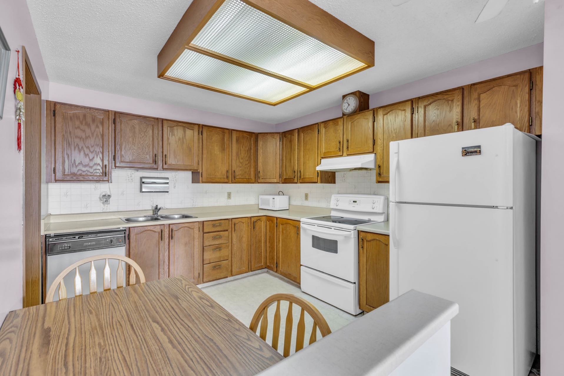 八街顶楼公寓出售，带电梯和地库，生活便利！--林与唐地产 - 4