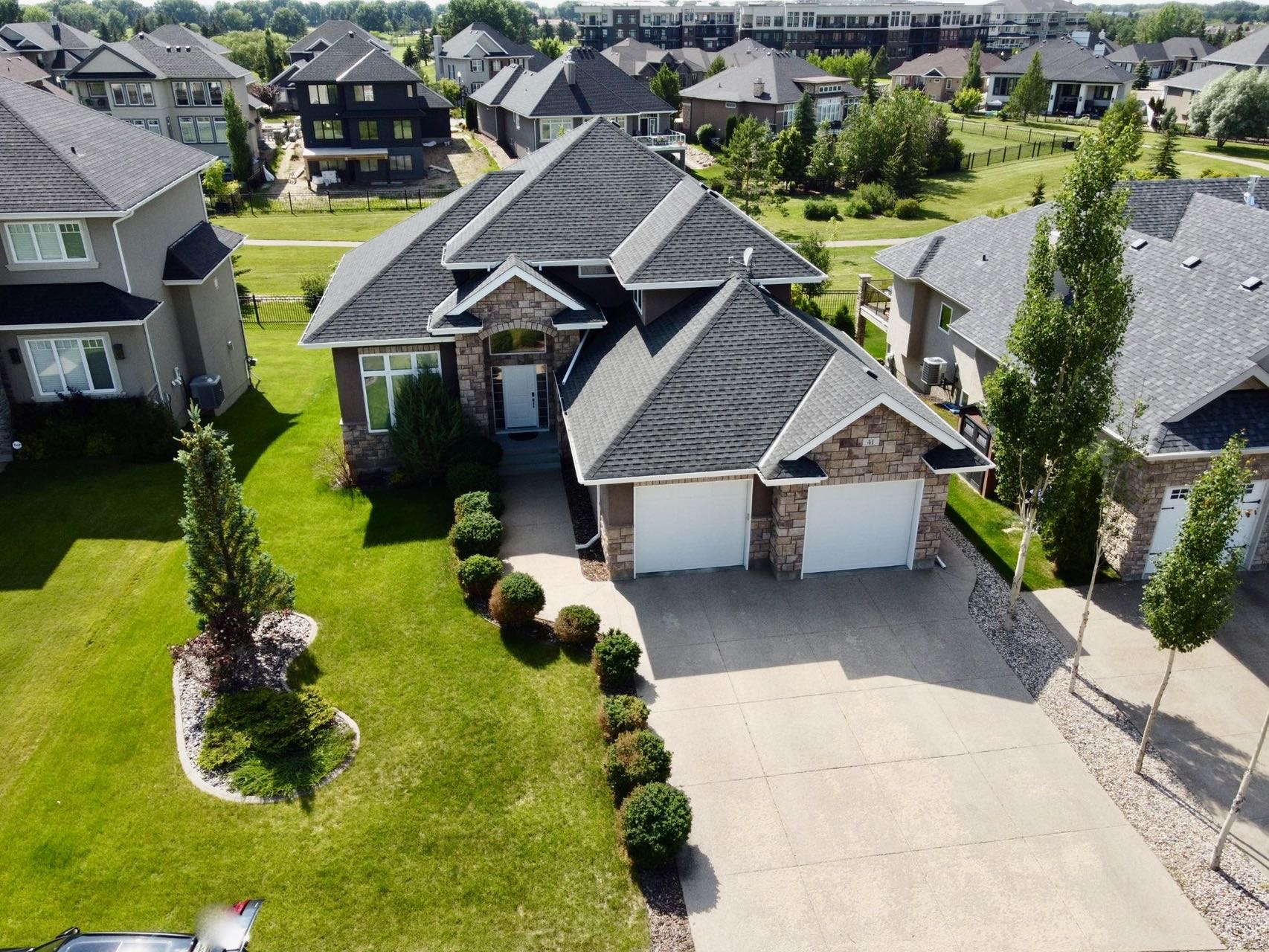 【萨斯卡通房源】 $919,900, 萨斯卡通The Willows高档高尔夫社区，2102尺，4房4卫，步出式地下室独栋出售 - 2