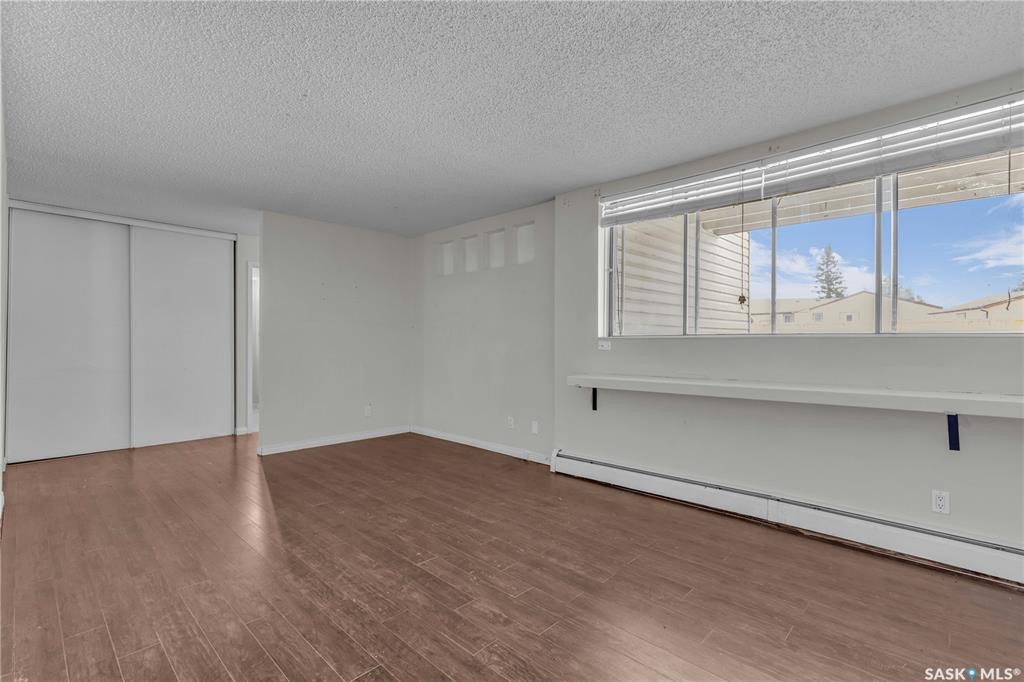 East College Park 社区近八街和高中公寓出售—林与唐地产 - 4