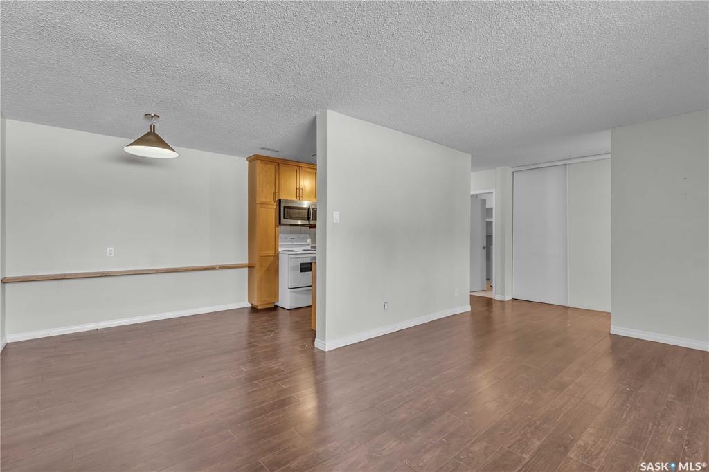 East College Park 社区近八街和高中公寓出售—林与唐地产 - 6